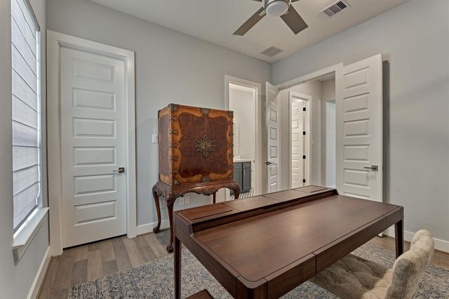 2 Honeycomb Ridge Place, The Woodlands, TX 77380