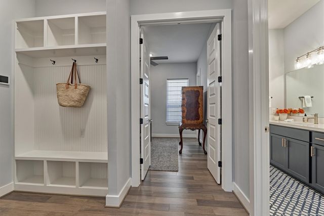 2 Honeycomb Ridge Place, The Woodlands, TX 77380