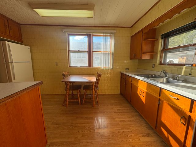 198 W Burlington Street, Riverside, IL 60546