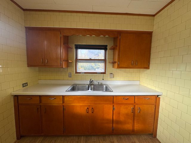 198 W Burlington Street, Riverside, IL 60546