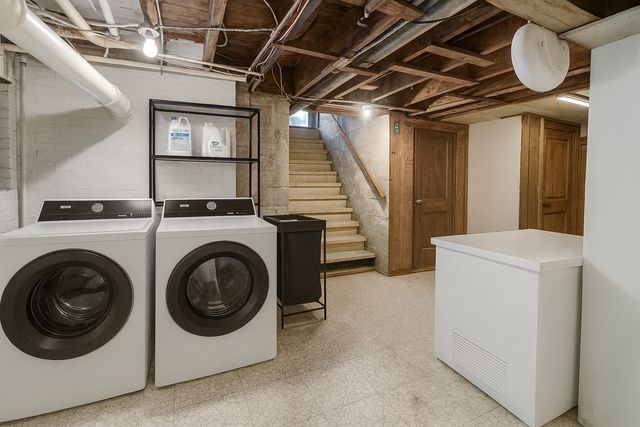 198 W Burlington Street, Riverside, IL 60546