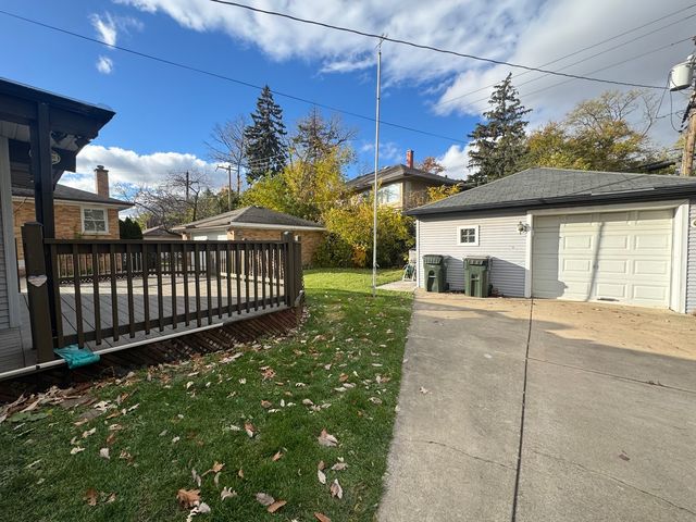 198 W Burlington Street, Riverside, IL 60546