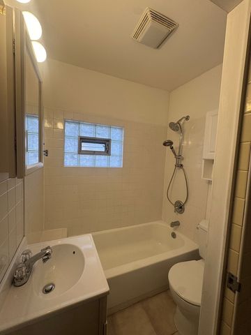 198 W Burlington Street, Riverside, IL 60546