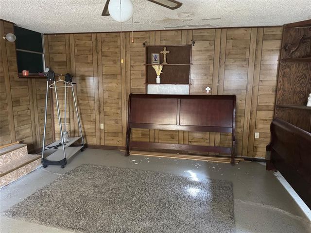 137 N Kowald LN, New Braunfels, TX 78130