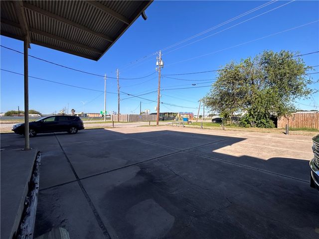 720 Dallas St A, Portland, TX 78374