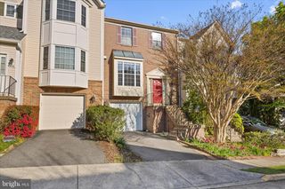 6897 KERRYWOOD CIR, Centreville, VA 20121
