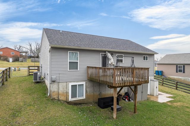 102 Ashley Drive, Dry Ridge, KY 41035