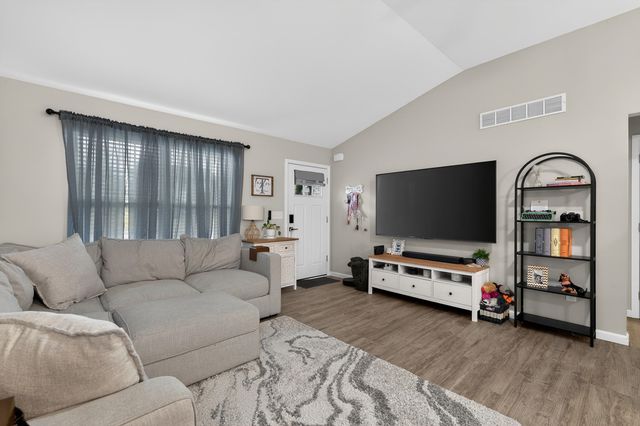 102 Ashley Drive, Dry Ridge, KY 41035