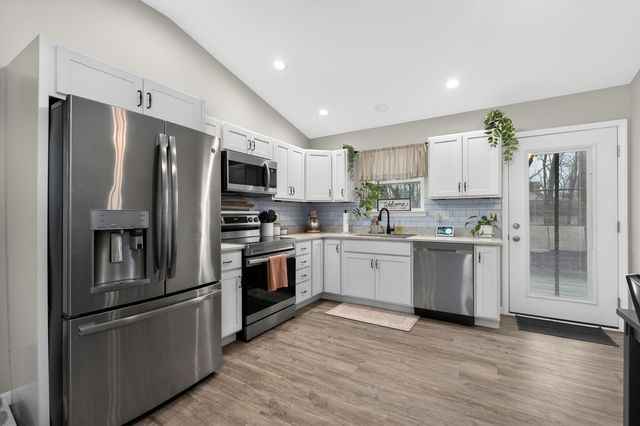 102 Ashley Drive, Dry Ridge, KY 41035