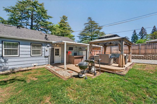 7400 Heather Rd, Fair Oaks, CA 95628