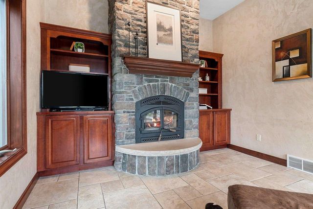 3463 GRAND MEADOWS CROSSING, Neenah, WI 54956
