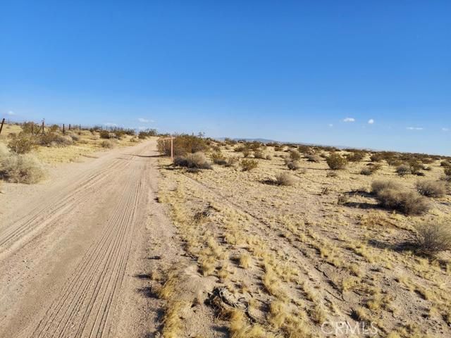 1 Valley Center Road, Newberry Springs, CA 92365