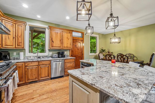1067 English Ridge Drive, Mars Hill, NC 28754