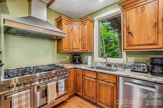 1067 English Ridge Drive, Mars Hill, NC 28754