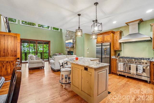 1067 English Ridge Drive, Mars Hill, NC 28754