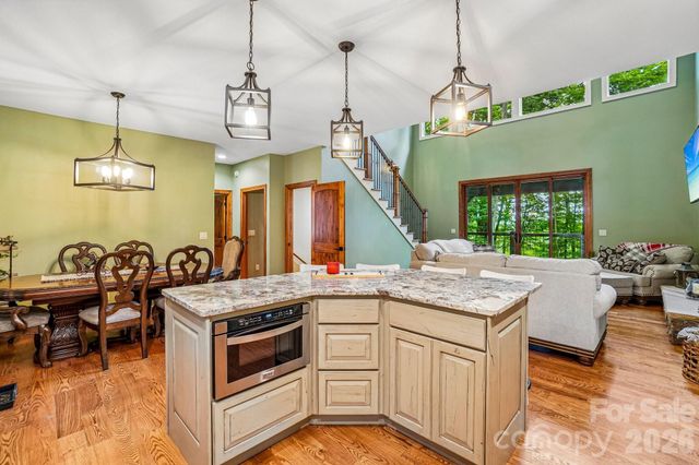 1067 English Ridge Drive, Mars Hill, NC 28754