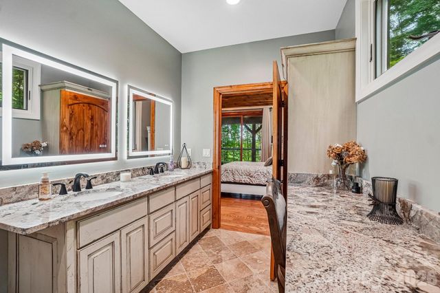 1067 English Ridge Drive, Mars Hill, NC 28754