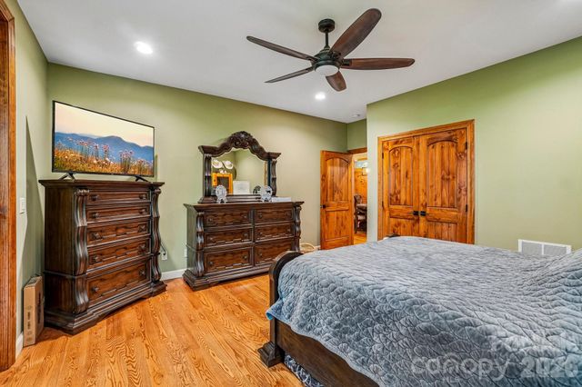 1067 English Ridge Drive, Mars Hill, NC 28754