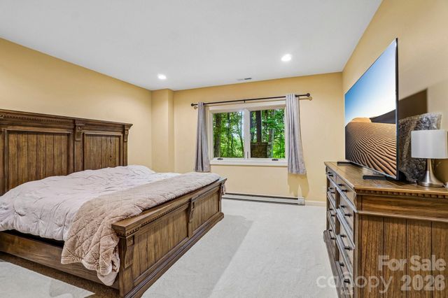 1067 English Ridge Drive, Mars Hill, NC 28754