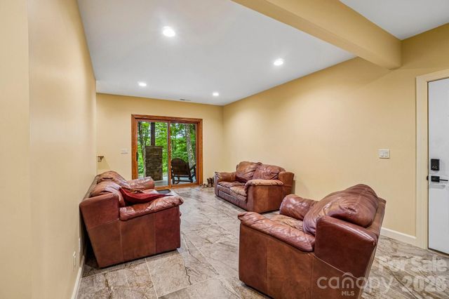1067 English Ridge Drive, Mars Hill, NC 28754