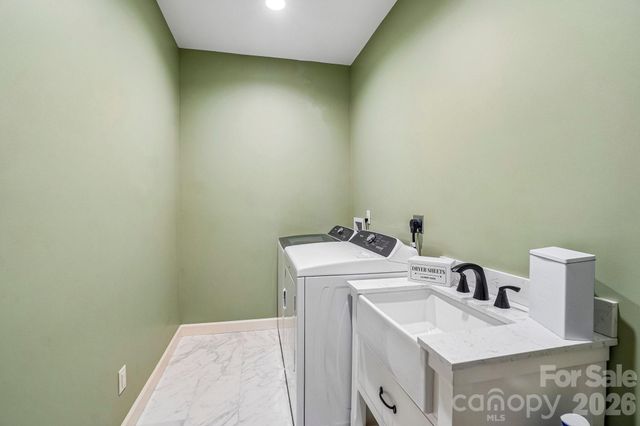 1067 English Ridge Drive, Mars Hill, NC 28754