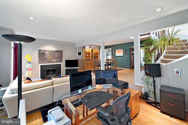 10729 GLOXINIA DR, Rockville, MD 20852