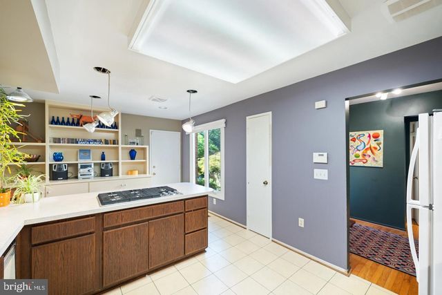 10729 GLOXINIA DR, Rockville, MD 20852