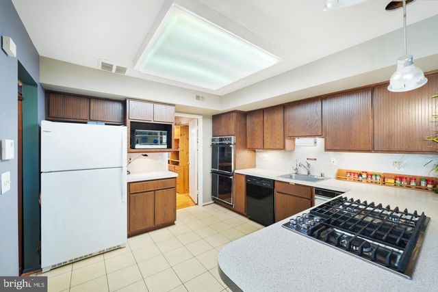 10729 GLOXINIA DR, Rockville, MD 20852