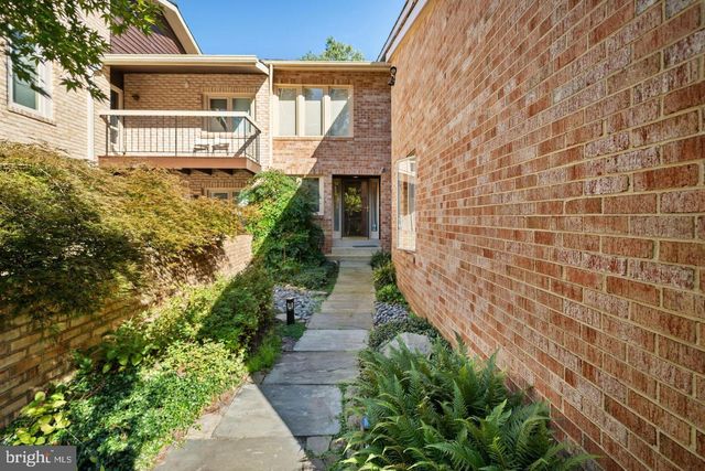 10729 GLOXINIA DR, Rockville, MD 20852