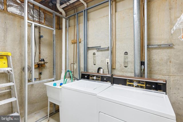 10729 GLOXINIA DR, Rockville, MD 20852