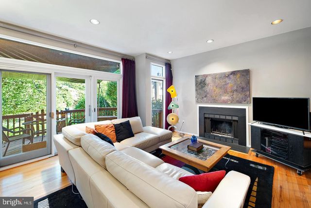 10729 GLOXINIA DR, Rockville, MD 20852