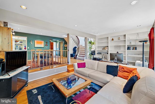 10729 GLOXINIA DR, Rockville, MD 20852