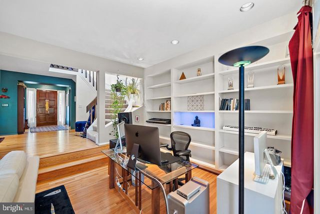 10729 GLOXINIA DR, Rockville, MD 20852