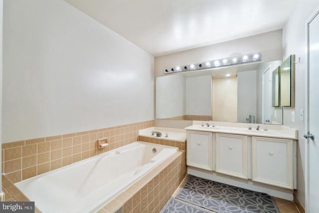 10729 GLOXINIA DR, Rockville, MD 20852