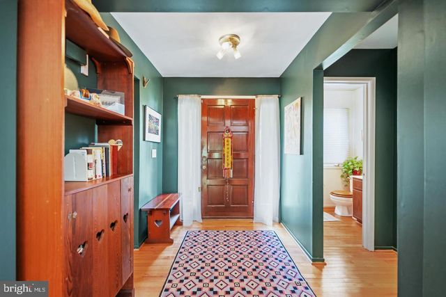 10729 GLOXINIA DR, Rockville, MD 20852