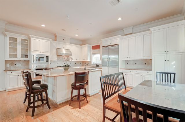 4623 Laurel Street, Bellaire, TX 77401