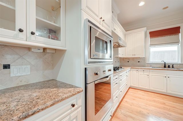 4623 Laurel Street, Bellaire, TX 77401