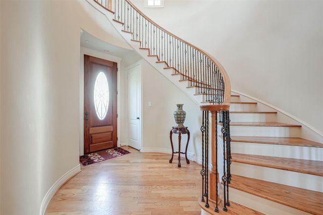4623 Laurel Street, Bellaire, TX 77401