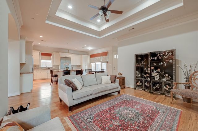 4623 Laurel Street, Bellaire, TX 77401