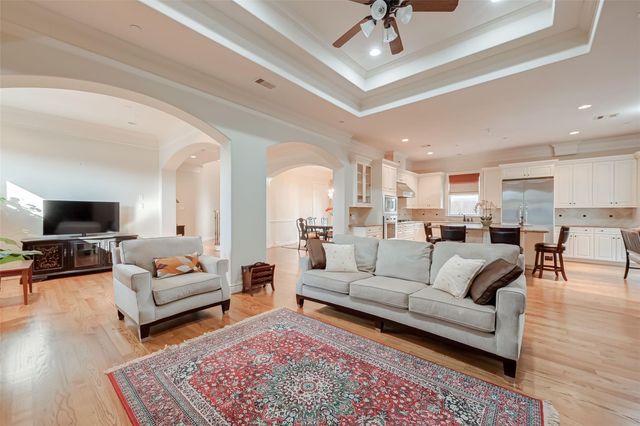 4623 Laurel Street, Bellaire, TX 77401