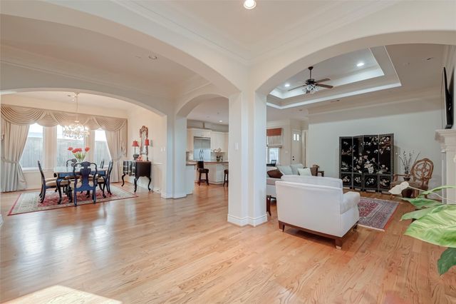 4623 Laurel Street, Bellaire, TX 77401