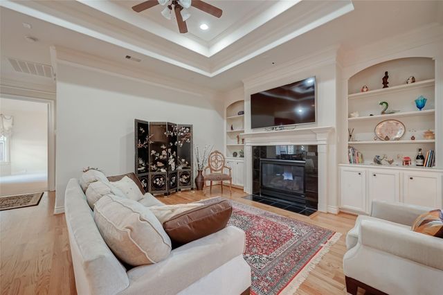 4623 Laurel Street, Bellaire, TX 77401