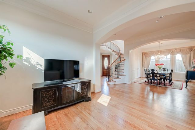 4623 Laurel Street, Bellaire, TX 77401