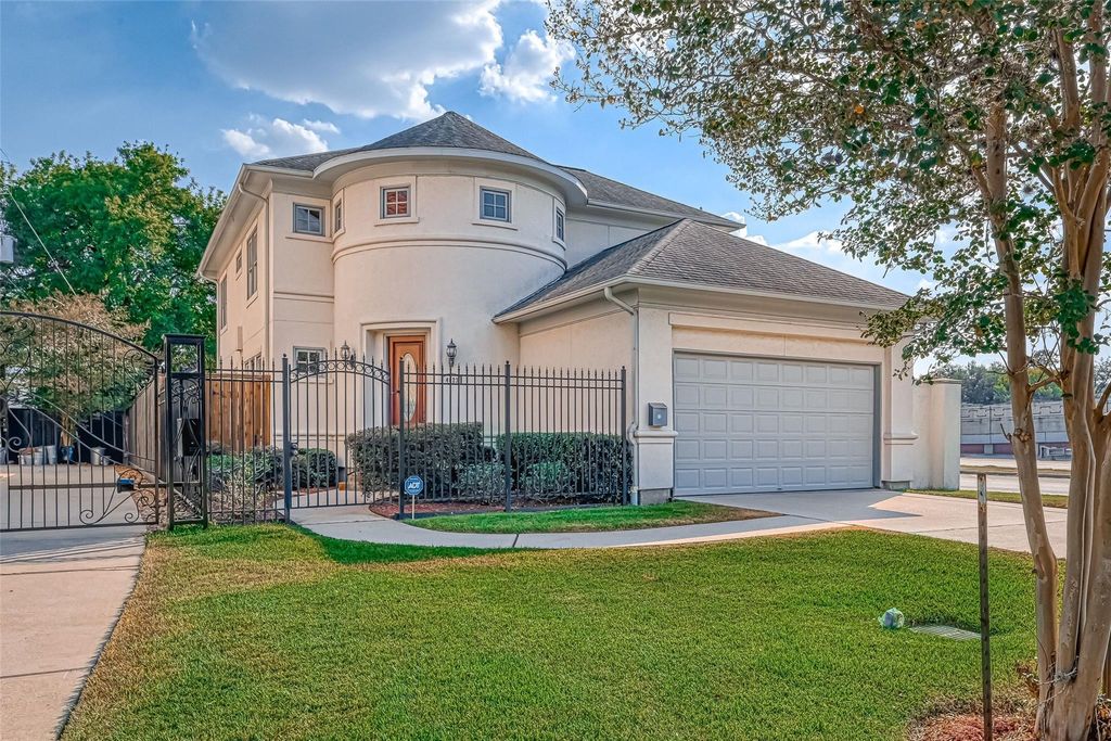 4623 Laurel Street, Bellaire, TX 77401