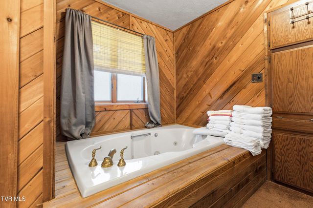7366 Circle Point Drive, Talbott, TN 37877