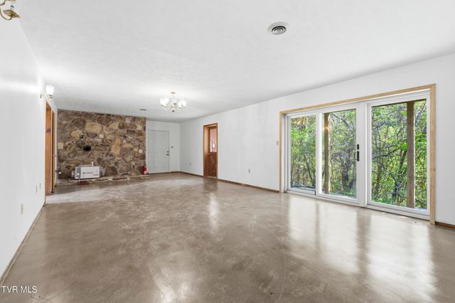 7366 Circle Point Drive, Talbott, TN 37877