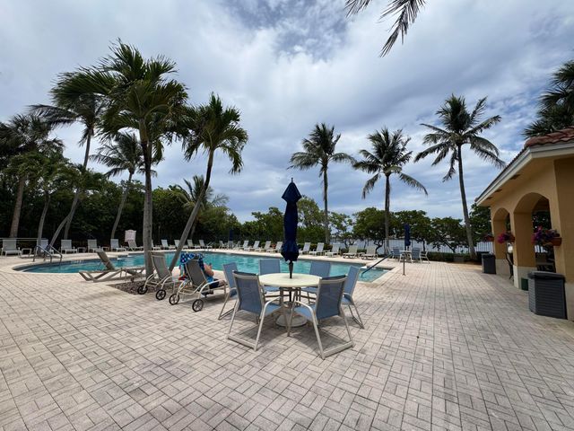 700 Scotia Drive 103, Hypoluxo, FL 33462