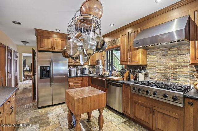 30 S Lakeview Drive, Jackson, NJ 08527