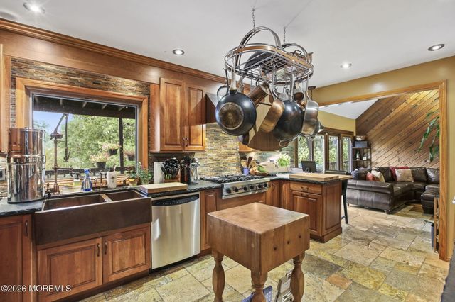 30 S Lakeview Drive, Jackson, NJ 08527