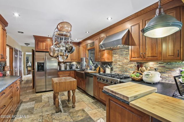 30 S Lakeview Drive, Jackson, NJ 08527